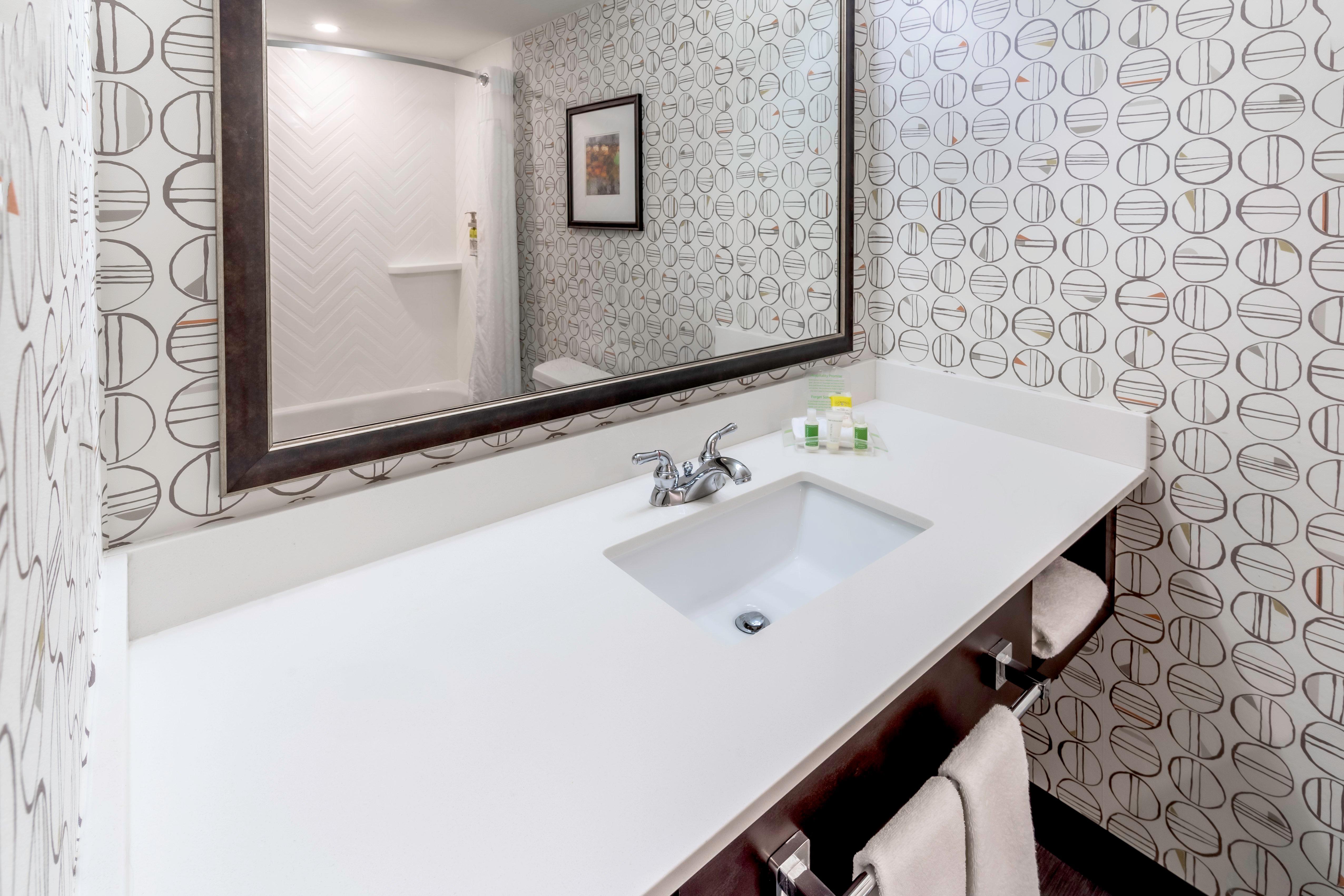Holiday Inn Milwaukee Airport By Ihg Exterior photo