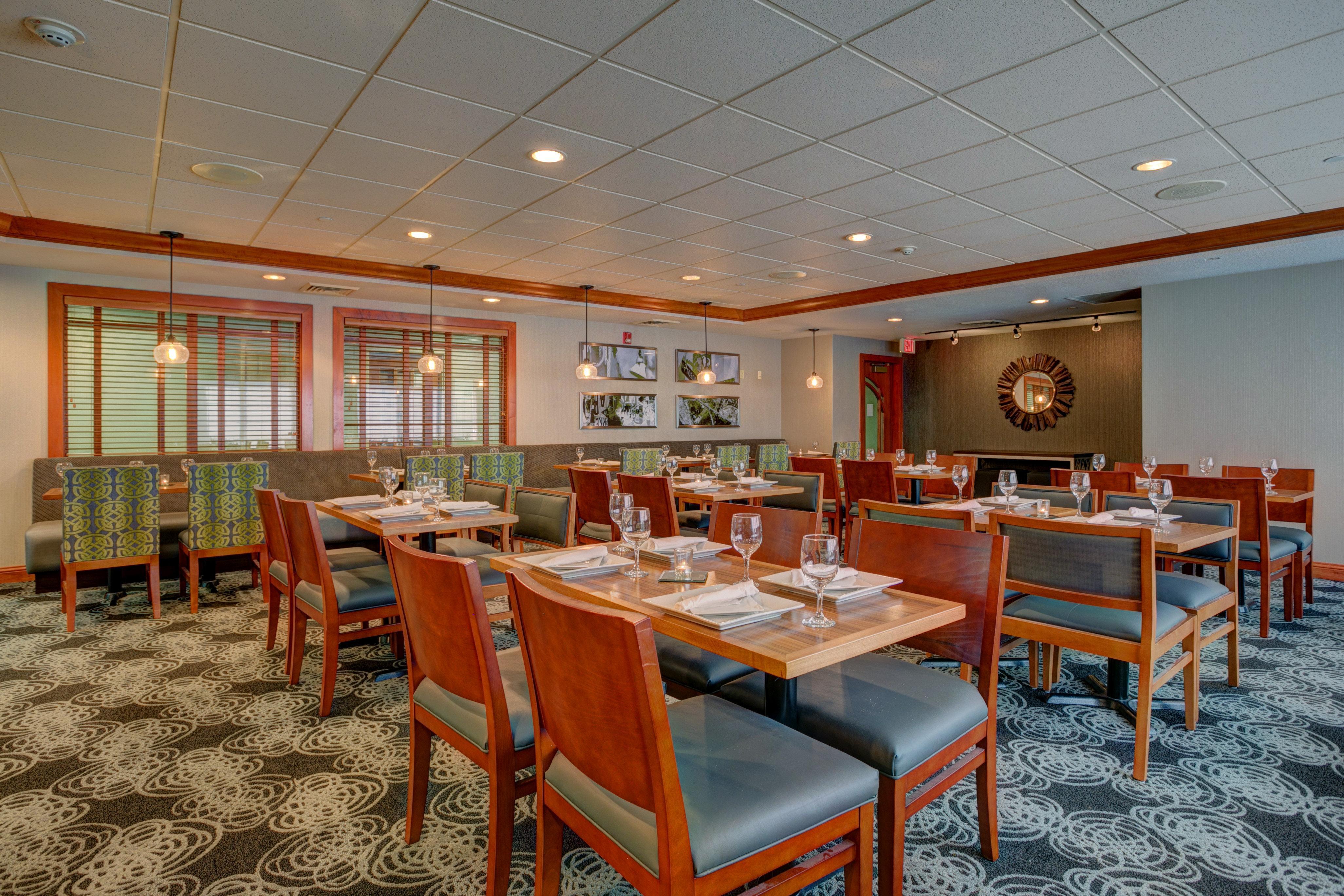 Holiday Inn Milwaukee Airport By Ihg Exterior photo